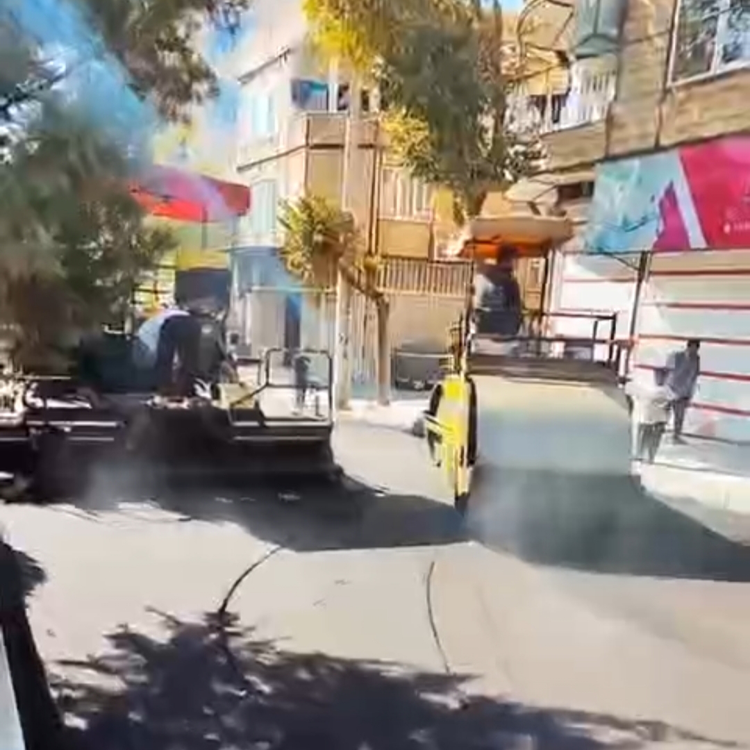 عملیات قیرپاشی و آسفالت بلوار فلسطین توسط شهرداری جوانرود